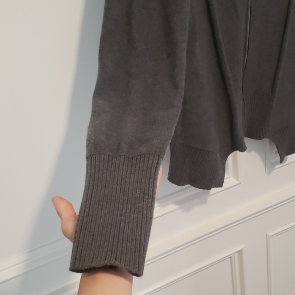 De Rigueur sweater - Picture 2 of 3